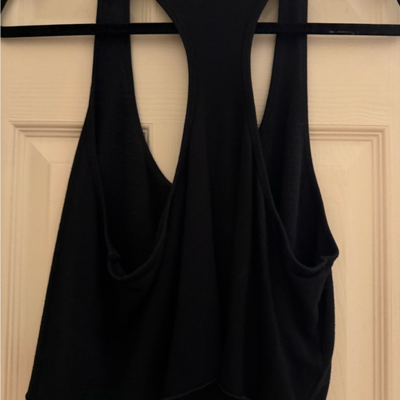 Offline by aerie black medium flowy tank - Picture 4 of 5